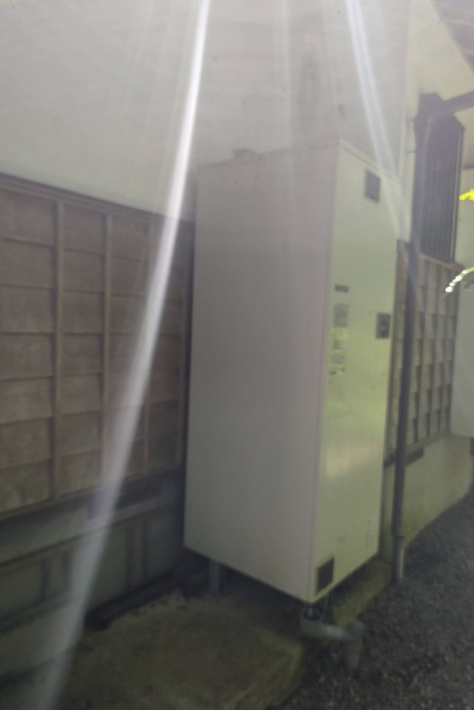 電気温水器交換前写真