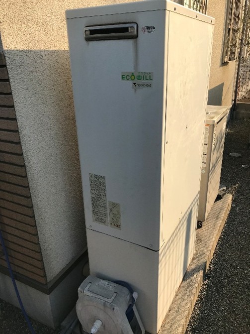 エコウィル給湯器及び貯湯タンク部交換前写真